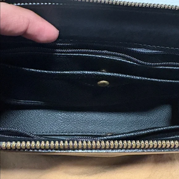 Dooney & Bourke Vintage All Weather Leather Black Leather Crossbody Bag - Picture 11 of 12